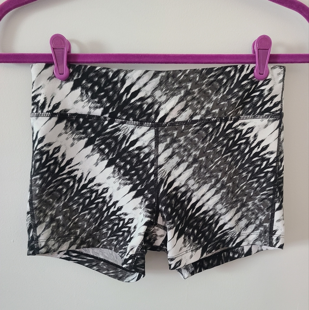 Athleta chaturanga shortie